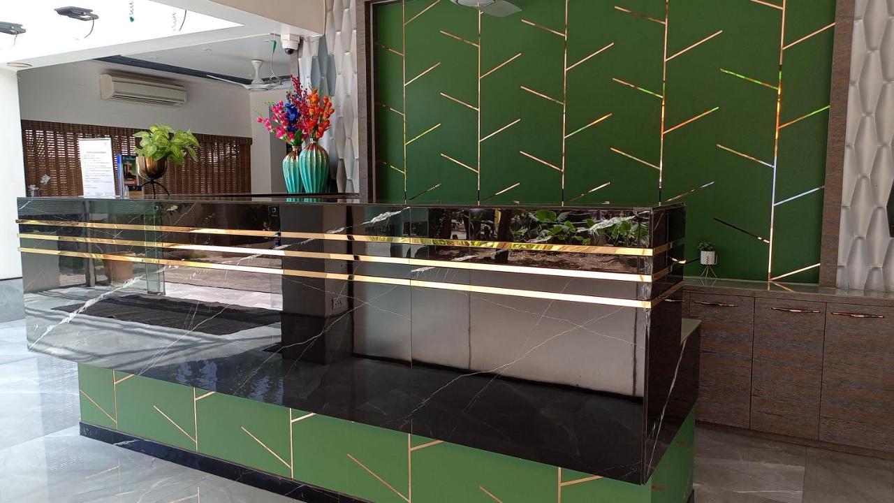 Hotel Sai Miracle Shirdi Esterno foto