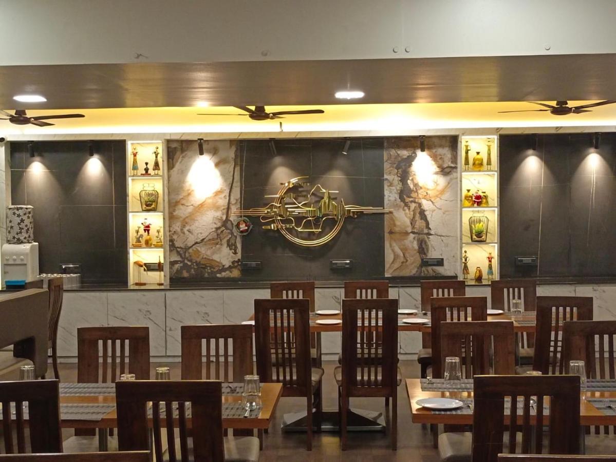 Hotel Sai Miracle Shirdi Esterno foto