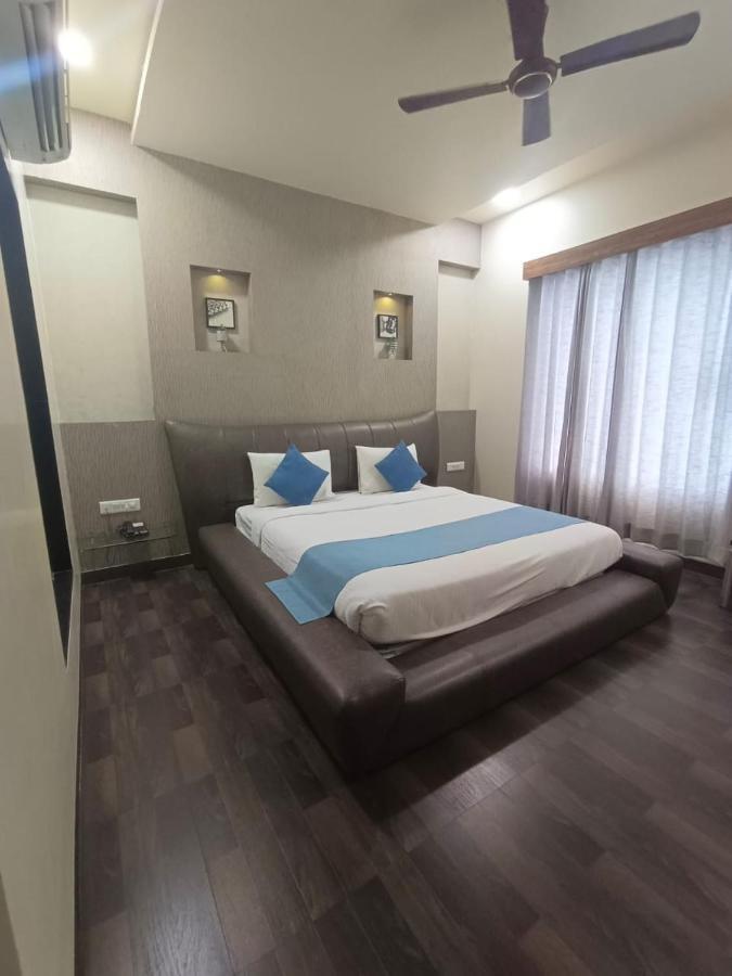 Hotel Sai Miracle Shirdi Esterno foto