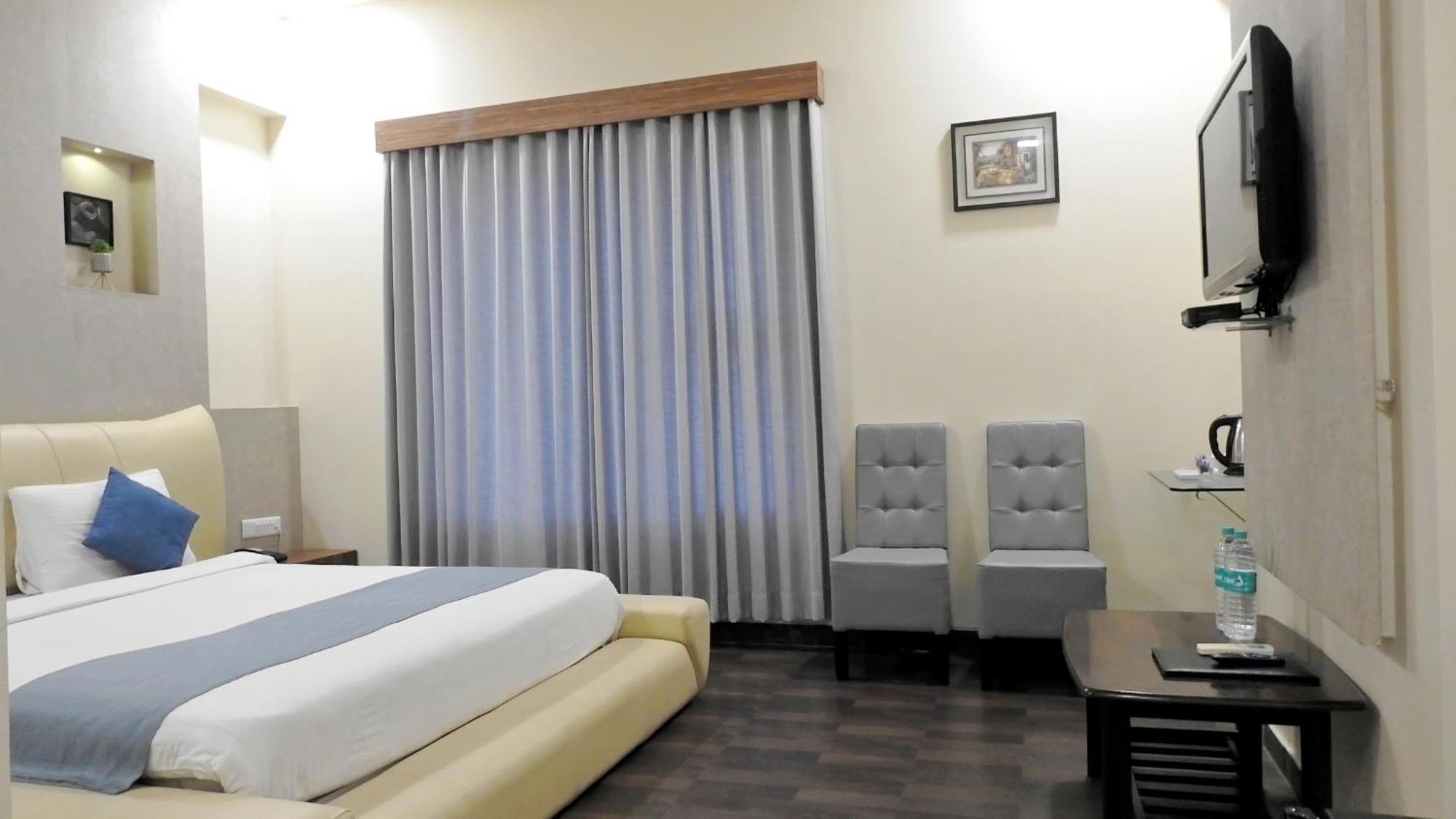Hotel Sai Miracle Shirdi Esterno foto