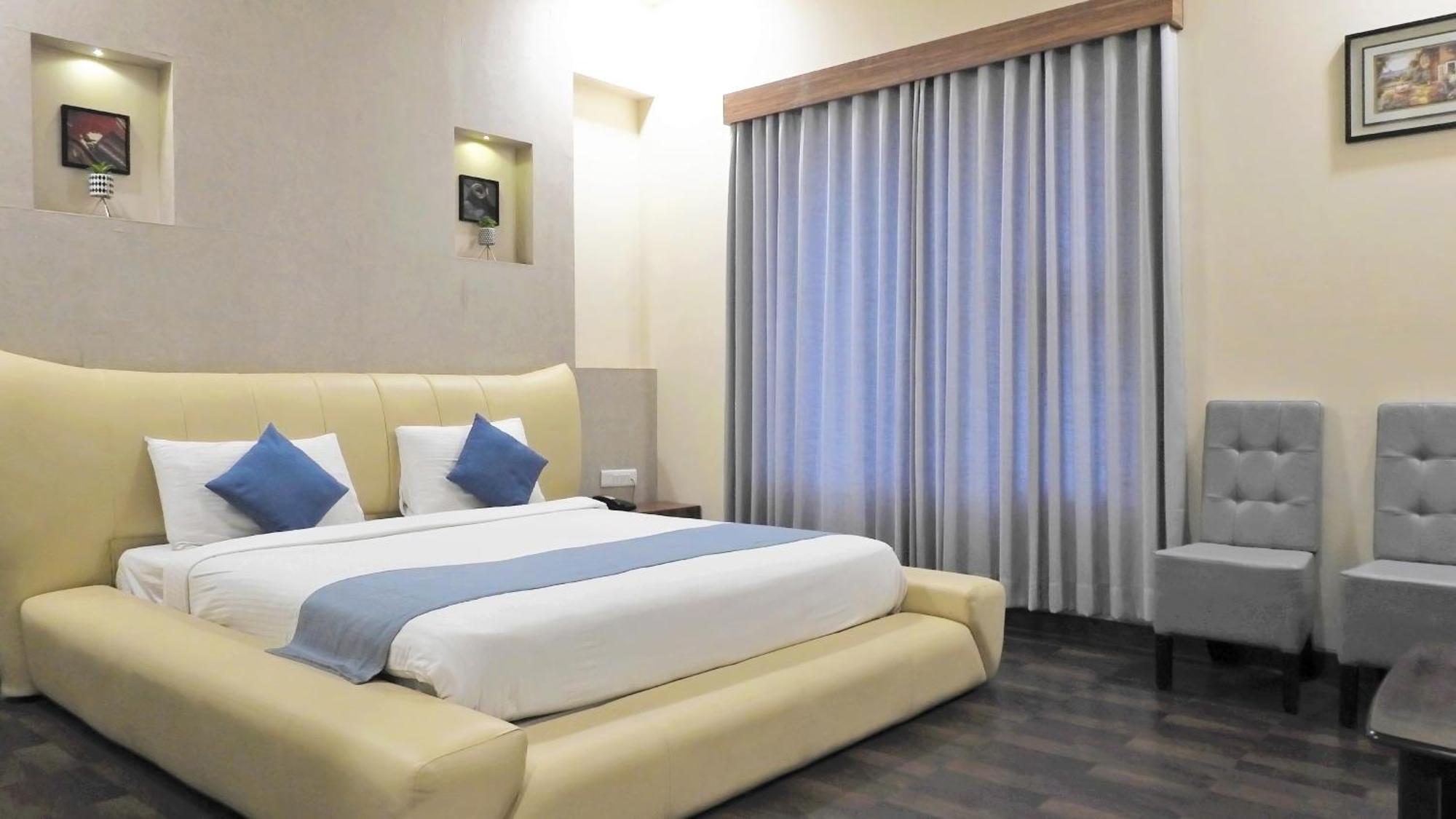 Hotel Sai Miracle Shirdi Esterno foto