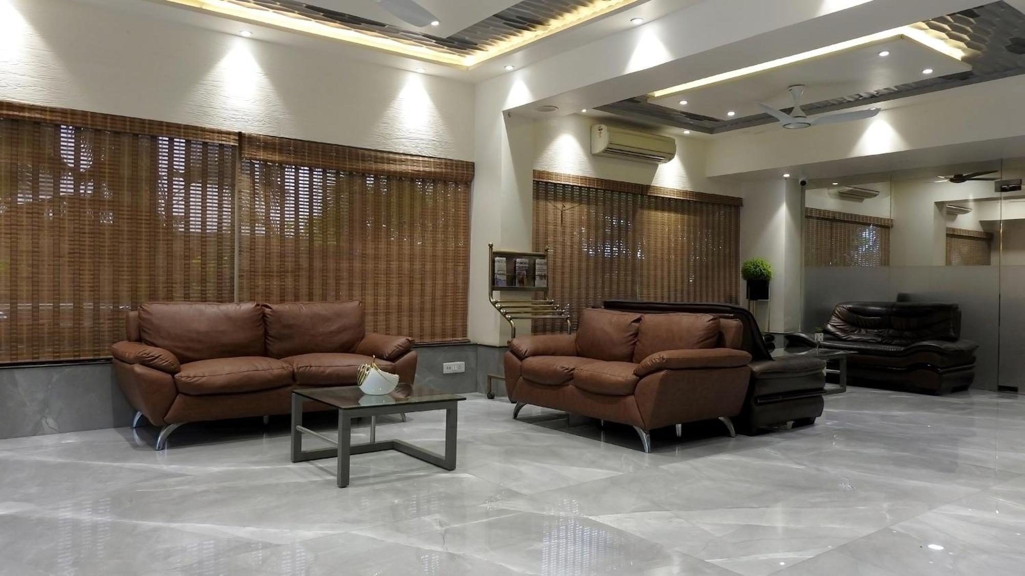 Hotel Sai Miracle Shirdi Esterno foto