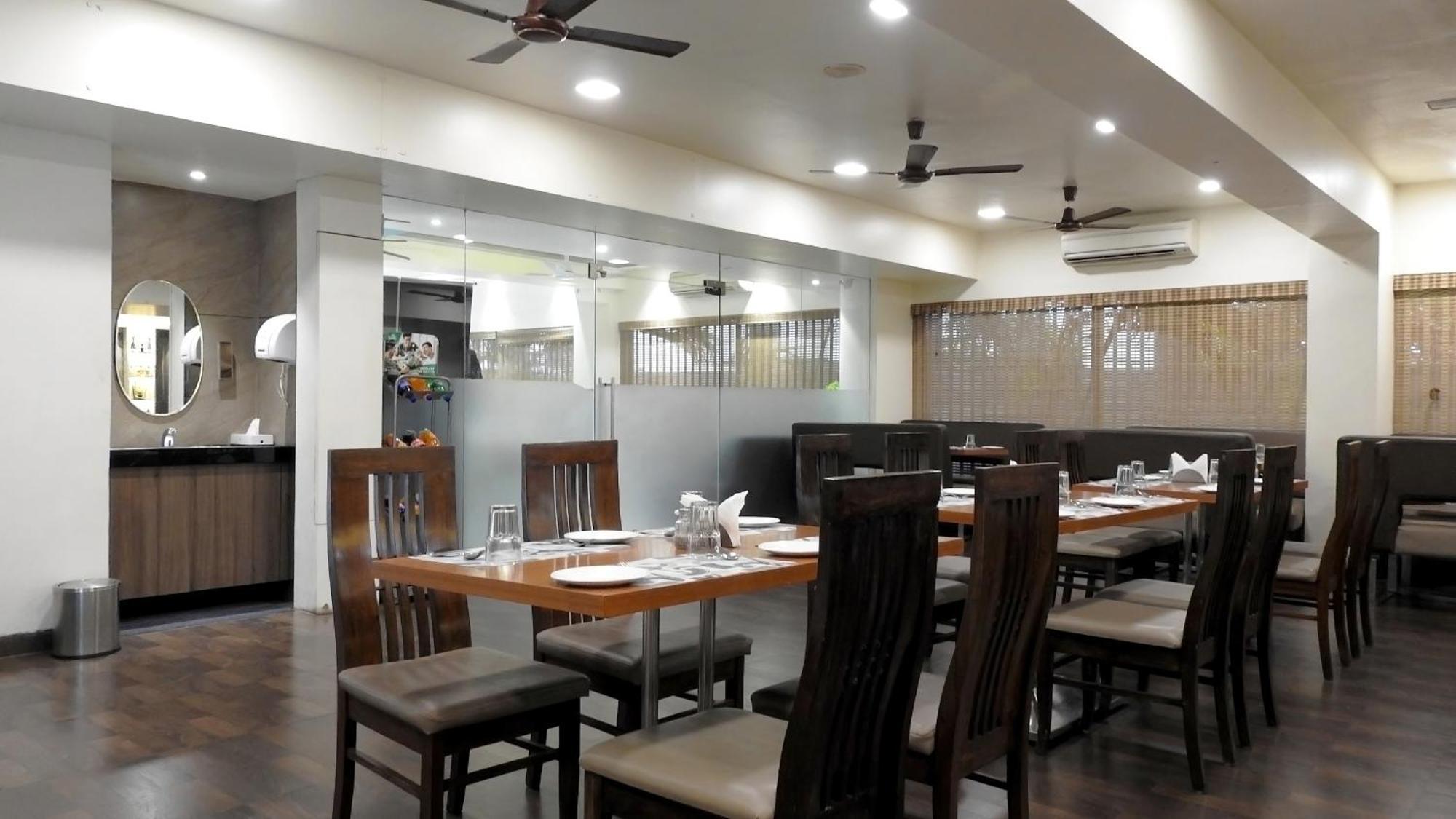Hotel Sai Miracle Shirdi Esterno foto
