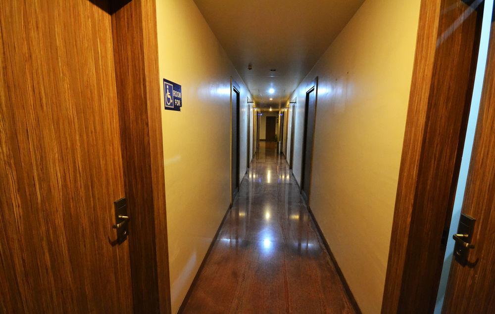 Hotel Sai Miracle Shirdi Esterno foto