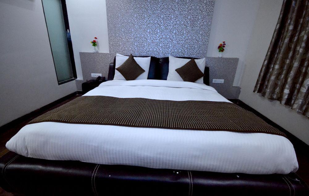 Hotel Sai Miracle Shirdi Esterno foto