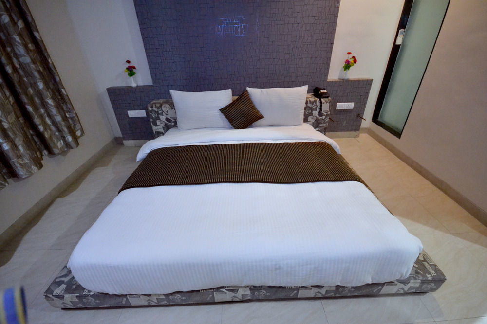 Hotel Sai Miracle Shirdi Esterno foto