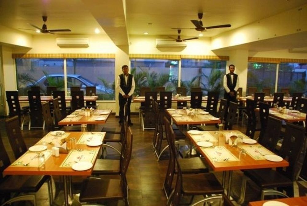 Hotel Sai Miracle Shirdi Esterno foto