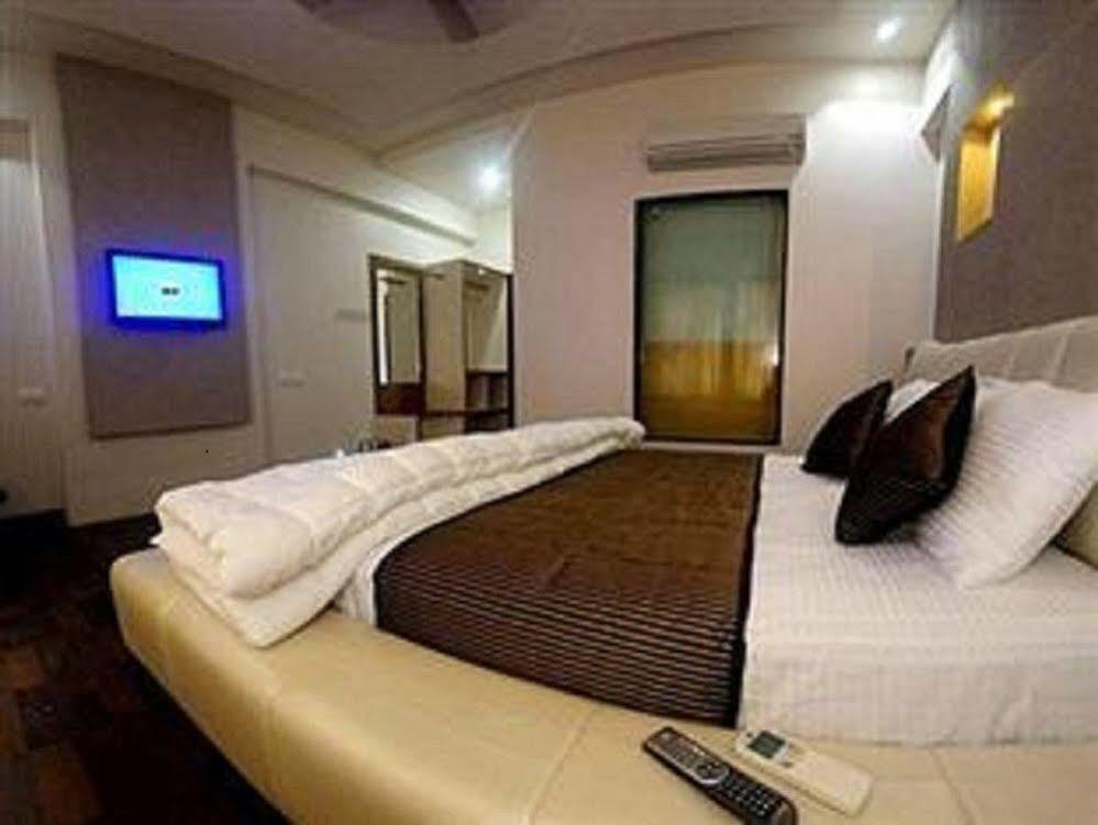 Hotel Sai Miracle Shirdi Esterno foto