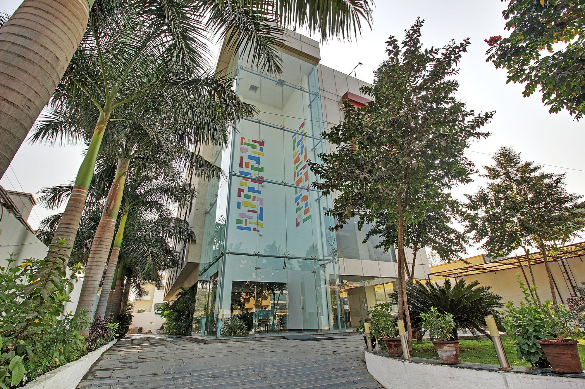 Hotel Sai Miracle Shirdi Esterno foto